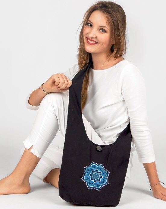 Černo-tyrkysová kabelka Michaela Gautam Lotus s výšivkou Černo-tyrkysová kabelka Michaela Gautam Lotus s výšivkou