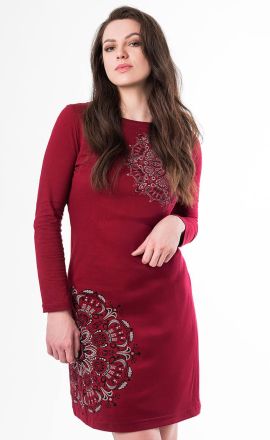 Bordó šaty Michaela Gautam Kadhya s vyšívanou mandalou