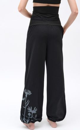 Černé kalhoty Michaela Gautam Ghasako