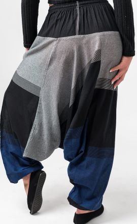 Modro-šedé harémky Michaela Gautam Āyata