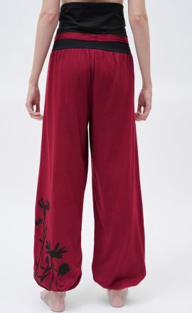 Bordó kalhoty Michaela Gautam Ghasako