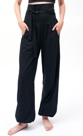 Černé kalhoty Michaela Gautam Sabai