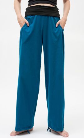 Petrolejové kalhoty Michaela Gautam Sabai