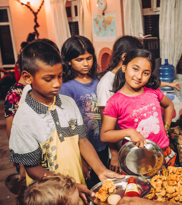 Kuchařka šmrncnutá Nepálem a Indií